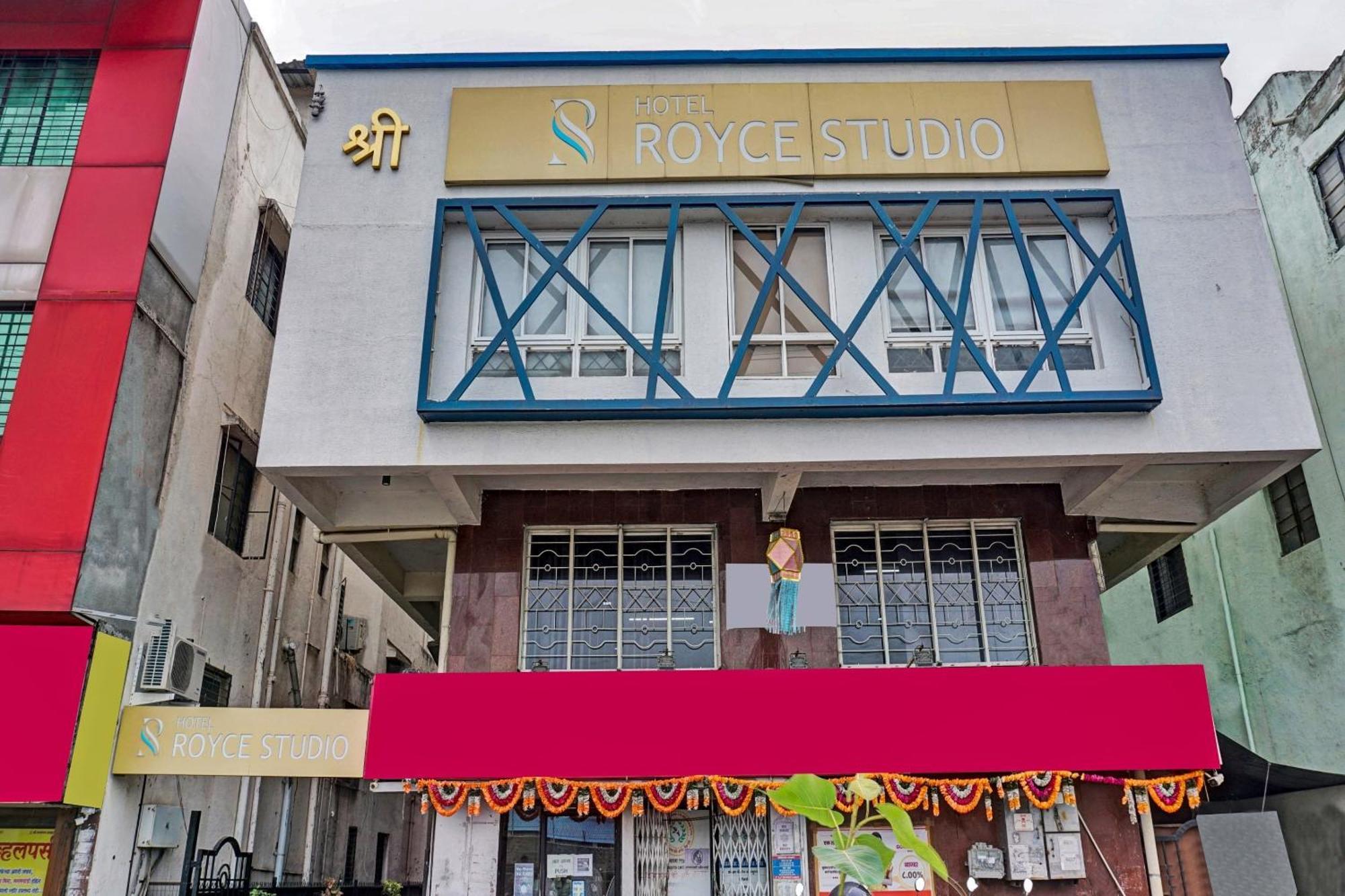 Collection O Royce Studios Near Pune Airport 외부 사진