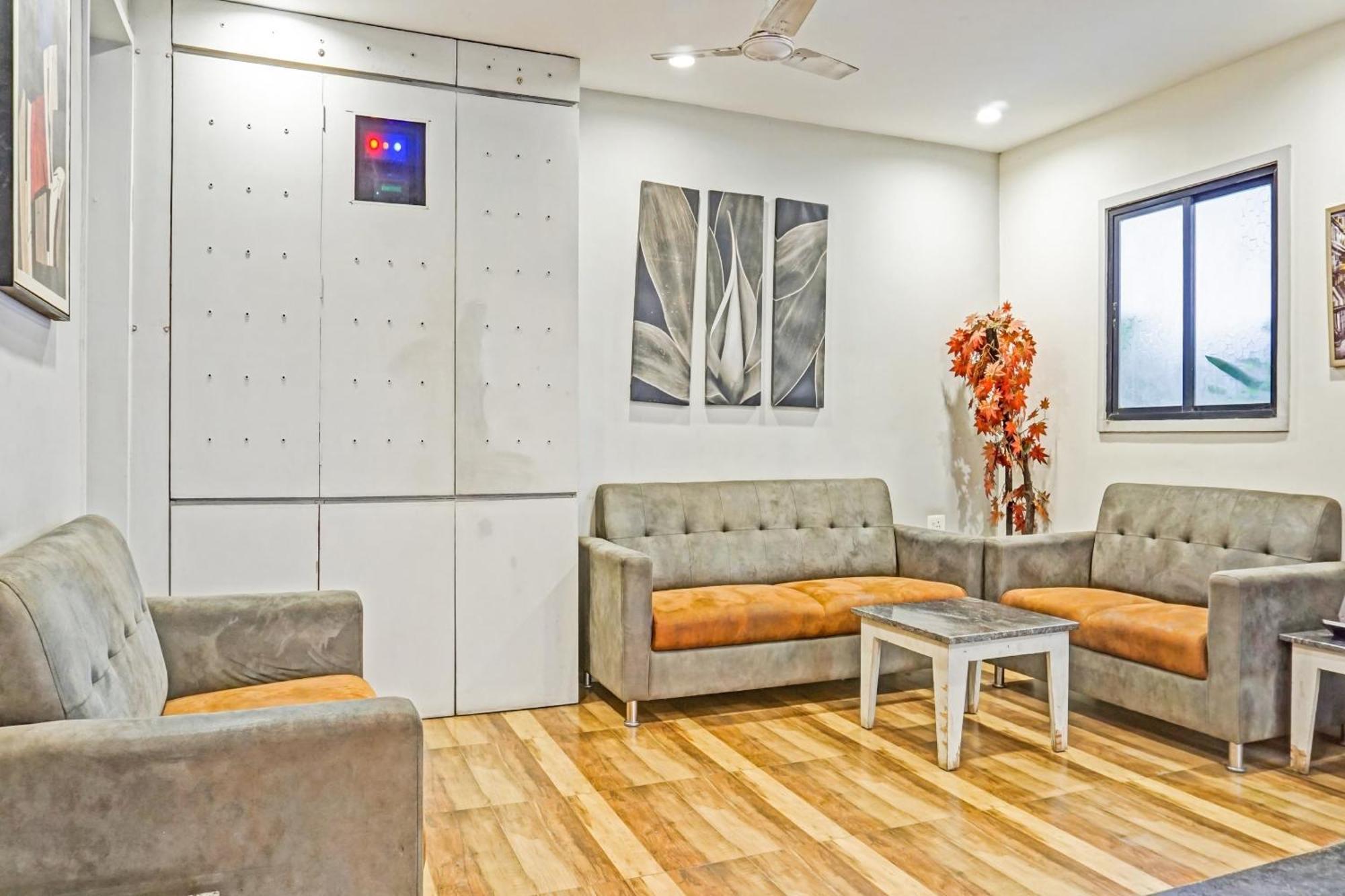 Collection O Royce Studios Near Pune Airport 외부 사진